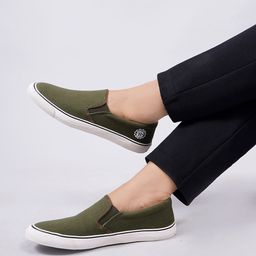 The Roadster Lifestyle Co. Women Casual Round Toe Slip-On Sneakers-18