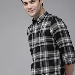 THE BEAR HOUSE Men Grey Slim Fit Tartan Checked Casual Shirt-image-25