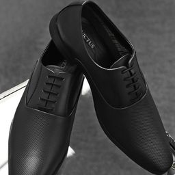 INVICTUS Men Black Textured Oxfords-image-51