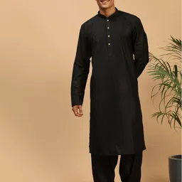 SHRESTHA BY VASTRAMAY Men Black Kurta with Patiala-31