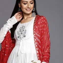 Varanga Women Off White & Silver-Toned Floral Embroidered Kurta with Dupatta-image-15