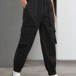 NOBERO Men RelaxedOversized Woven Cargo Pants-image-45