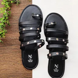 THE MADRAS TRUNK Women Black Solid Leather Open Toe Flats-picture-47