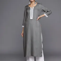 Varanga Yoke Design Thread Work Kurta-image-30
