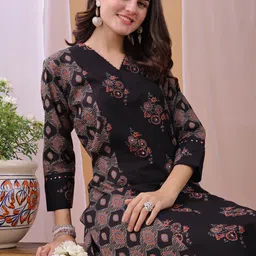 Saanjh Women Ajrakh Printed Printed Pure Cotton Kurta with Trousers-41