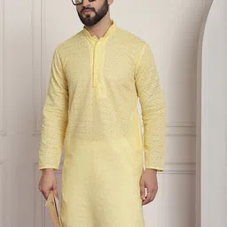 Anug by SOJANYA Men Yellow Embroidered Thread Work Mandarin Collar Kurta-image-5