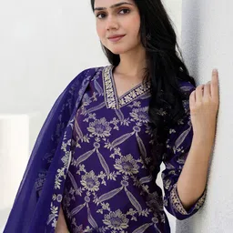 SKYLEE Women Floral Printed Kurta with Palazzos & Dupatta-picture-11