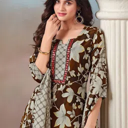 MOJILAA Floral Printed Notch Neck Straight Kurta With Trousers & Dupatta-picture-36