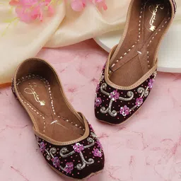 Sangria Women Sequin & Beads Embellished Ethnic Mojaris-image-87