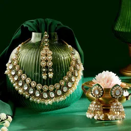 Zaveri Pearls Gold-Plated Stone Studded & Beaded Jewellery Set-image-71