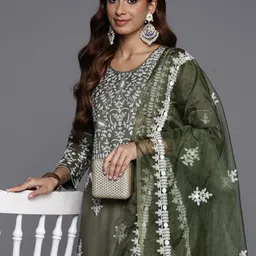 Varanga Ethnic Motif Thread Embroidered Kurta with Trousers & Dupatta-picture-18