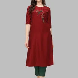 Berrylicious Women Maroon Floral Embroidered Beads and Stones Kurta with Trousers-image-26