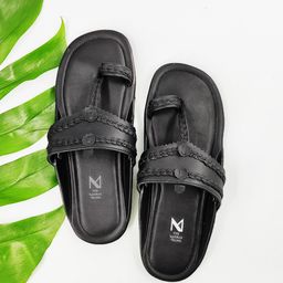 THE MADRAS TRUNK Men Black Embellished One Toe Kolhapuri Flats with Laser Cuts-26