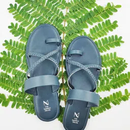 THE MADRAS TRUNK Women Navy Blue Woven Design Leather One Toe Flats-image-22