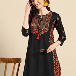Sangria Floral Yoke Printed Mirror Work Kurta-14
