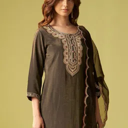 Indo Era Women Floral Embroidered Kurta with Trousers & Dupatta-40