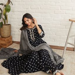 MAAND Women Floral Printed Cotton Kurta with Trousers & Dupatta-27