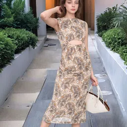 Stylecast X Hersheinbox Ethnic Motifs Printed Cut-Out Detail Ruched Bodycon Midi Dress-image-75