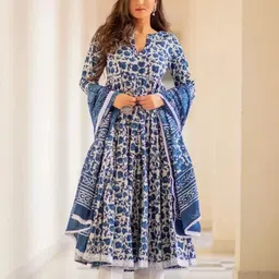 Lookmark Women Floral Printed Regular Kurta with Trousers-picture-18