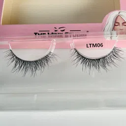 THE WINK STUDIO Reusable Lightweight False Eyelashes image 2