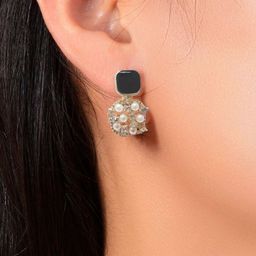 fabula Square Drop Earrings image 4