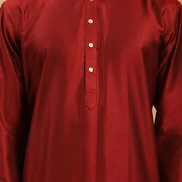 SHRESTHA BY VASTRAMAY Men Maroon Solid Straight Kurta With Pyjama & Mirror Work Dupatta image 4
