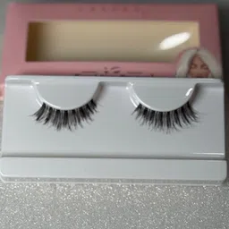 THE WINK STUDIO Reusable Lightweight False Eyelashes image 4