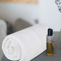 Aura White 2 Pieces Absorbent UltraSoft Anti-Fade Bath Towels-34