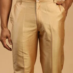 SHRESTHA BY VASTRAMAY Men Solid Straight Kurta With Pyjama & Mirror Work Dupatta image 2
