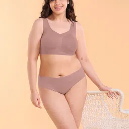 Enamor Full Coverage High SupportSeamless Minimizer Bra image 3