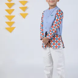 Budding Bees Printed Cotton Kurta With Pyjama & Nehru Jacket image 2