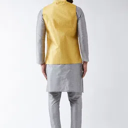 SOJANYA Men Grey Solid Kurta Set & Nehru Jacket image 2