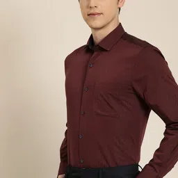 INVICTUS Men Maroon Slim Fit Solid Formal Shirt-image-50