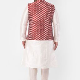 DEYANN PLUS Men Off-White & Red Solid Kurta with Pyjamas & Nehru Jacket image 3