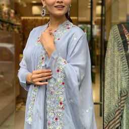 PARNAVI Women Embroidered Regular Thread Work Chanderi Cotton Kurta with & With Dupatta image 4