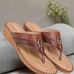 TRASE Women Brown Animal Textured Colourblocked Stay Open Toe Flats-46