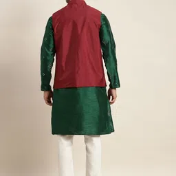 SOJANYA Men Green Embroidered Mirror Work Kurta with Pyjamas & Nehru Jacket image 2