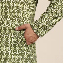 SOJANYA PLUS Men Plus Size Quirky Printed Kurta image 2