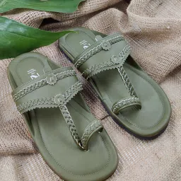 THE MADRAS TRUNK Men Olive Green Ethnic One Toe Flats-picture-13