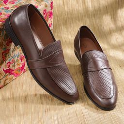 House of Pataudi Men Coffee Brown Textured Leather Handcrafted Formal Slip-Ons-image-56