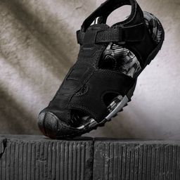 The Roadster Lifestyle Co Men Black Solid Sports Sandals-image-43
