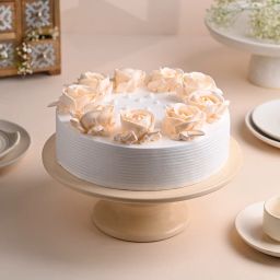 Vanilla Cake Topped With Peach Roses-95