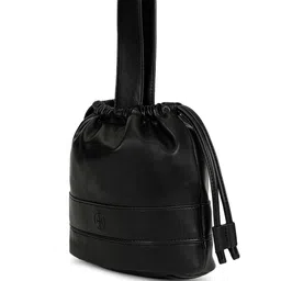 irth by house of titan IRTH Structured Handheld Bag image 3