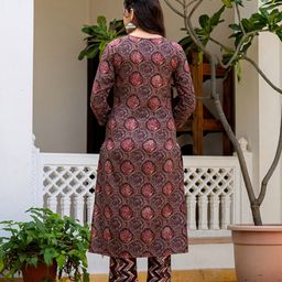 KALINI Geometric Printed Notch Neck Kurta With Trousers & Dupatta image 4