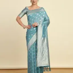 Women Floral Pattern Saree with Contrast Border-image-16