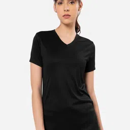 Amante Solid V-Neck Energize Active T-Shirt-image-55