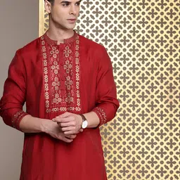 House of Pataudi Floral Yoke Design Mandarin Collar Thread Work Jashn Kurta-37