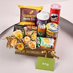 Roses N Exclusive Treats Hamper-image-27