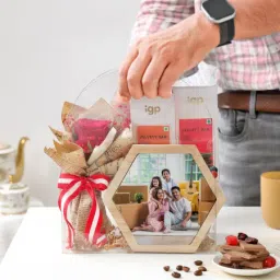 Personalized Memories Housewarming Hamper-1