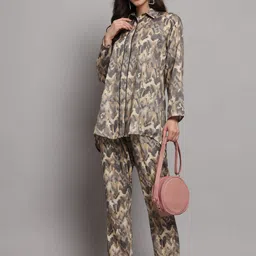 Suktam Trendz Abstract Printed Curved Casual Shirt With Trousers-image-8